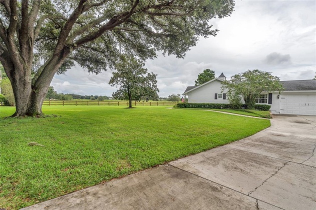 4026 COUNTRY CLUB ROAD, WINTER HAVEN, Florida 33881, 3 Bedrooms Bedrooms, ,3 BathroomsBathrooms,Residential,For Sale,COUNTRY CLUB,P4917277