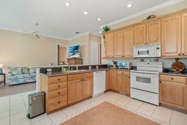 10203 JIM EDWARDS ROAD, HAINES CITY, Florida 33844, 7 Bedrooms Bedrooms, ,8 BathroomsBathrooms,Residential,For Sale,JIM EDWARDS,P4917457