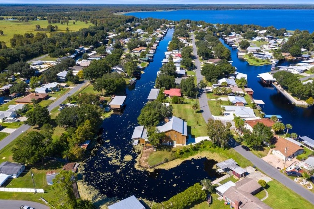 140 LAKEVIEW DRIVE, HAINES CITY, Florida 33844, 3 Bedrooms Bedrooms, ,3 BathroomsBathrooms,Residential,For Sale,LAKEVIEW,S5057617