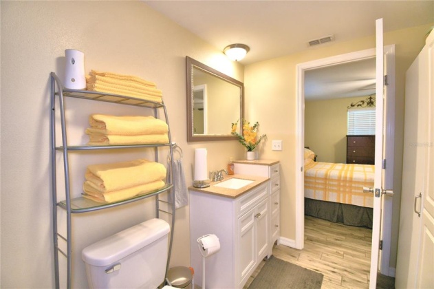 AUBURNDALE, Florida 33823, 2 Bedrooms Bedrooms, ,2 BathroomsBathrooms,Residential,For Sale,J936990