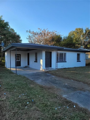 319 E STREET, LAKE WALES, Florida 33853, 3 Bedrooms Bedrooms, ,2 BathroomsBathrooms,Residential,For Sale,E,S5060672