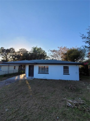 319 E STREET, LAKE WALES, Florida 33853, 3 Bedrooms Bedrooms, ,2 BathroomsBathrooms,Residential,For Sale,E,S5060672