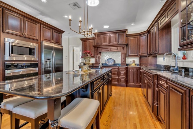 940 LAKE HOLLINGSWORTH DRIVE, LAKELAND, Florida 33803, 5 Bedrooms Bedrooms, ,6 BathroomsBathrooms,Residential,For Sale,LAKE HOLLINGSWORTH,L4927156