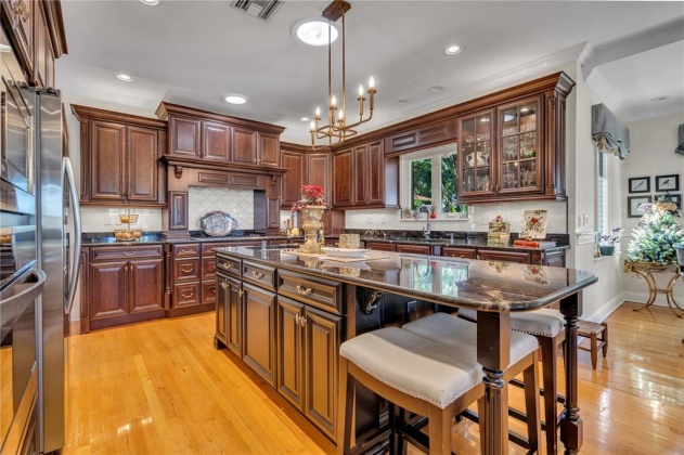 940 LAKE HOLLINGSWORTH DRIVE, LAKELAND, Florida 33803, 5 Bedrooms Bedrooms, ,6 BathroomsBathrooms,Residential,For Sale,LAKE HOLLINGSWORTH,L4927156