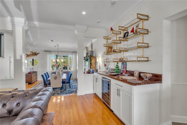 940 LAKE HOLLINGSWORTH DRIVE, LAKELAND, Florida 33803, 5 Bedrooms Bedrooms, ,6 BathroomsBathrooms,Residential,For Sale,LAKE HOLLINGSWORTH,L4927156