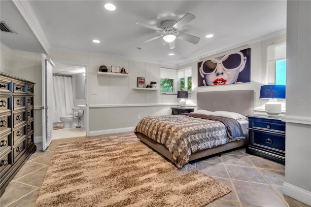 940 LAKE HOLLINGSWORTH DRIVE, LAKELAND, Florida 33803, 5 Bedrooms Bedrooms, ,6 BathroomsBathrooms,Residential,For Sale,LAKE HOLLINGSWORTH,L4927156