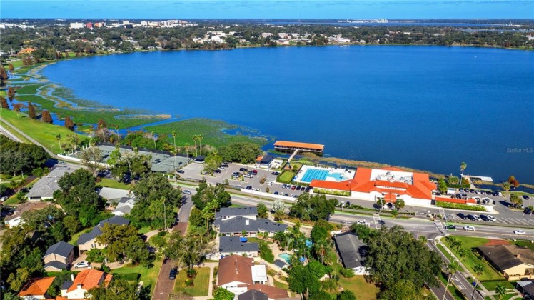 940 LAKE HOLLINGSWORTH DRIVE, LAKELAND, Florida 33803, 5 Bedrooms Bedrooms, ,6 BathroomsBathrooms,Residential,For Sale,LAKE HOLLINGSWORTH,L4927156