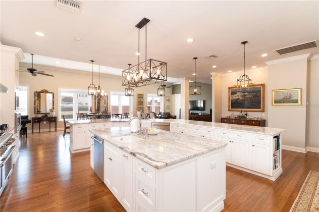 230 KENTUCKY AVENUE, LAKELAND, Florida 33801, 4 Bedrooms Bedrooms, ,4 BathroomsBathrooms,Residential,For Sale,KENTUCKY,L4927356