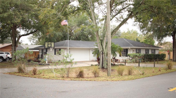 1211 LYNN AVENUE, AUBURNDALE, Florida 33823, 5 Bedrooms Bedrooms, ,2 BathroomsBathrooms,Residential,For Sale,LYNN,P4918984