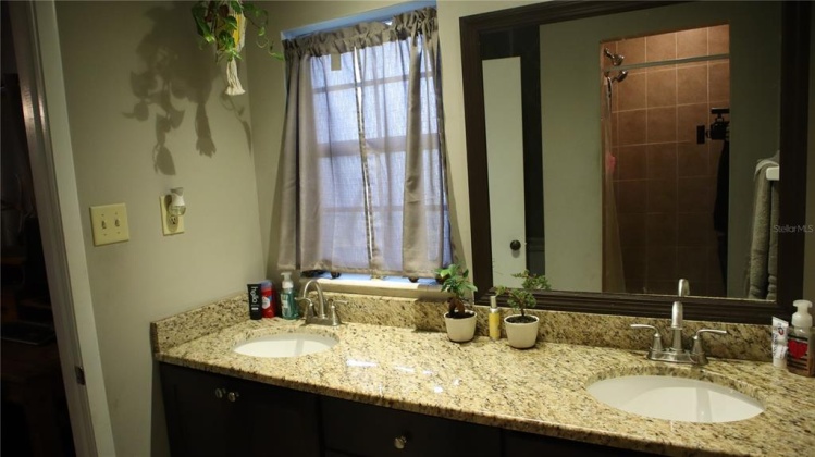 1211 LYNN AVENUE, AUBURNDALE, Florida 33823, 5 Bedrooms Bedrooms, ,2 BathroomsBathrooms,Residential,For Sale,LYNN,P4918984
