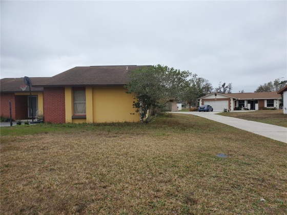 706 MIDIRON LANE, POINCIANA, Florida 34759, 3 Bedrooms Bedrooms, ,2 BathroomsBathrooms,Residential,For Sale,MIDIRON,S5061647