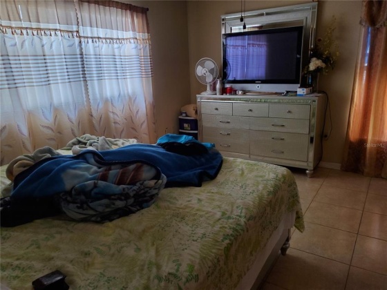 706 MIDIRON LANE, POINCIANA, Florida 34759, 3 Bedrooms Bedrooms, ,2 BathroomsBathrooms,Residential,For Sale,MIDIRON,S5061647