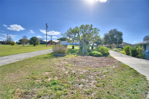 405 4TH COURT, FROSTPROOF, Florida 33843, 3 Bedrooms Bedrooms, ,3 BathroomsBathrooms,Rental Properties,For Sale,4TH,K4901618