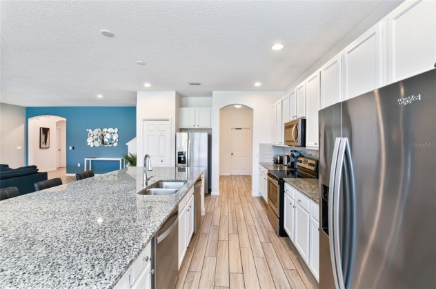 4053 OAKTREE DRIVE, DAVENPORT, Florida 33837, 14 Bedrooms Bedrooms, ,11 BathroomsBathrooms,Residential,For Sale,OAKTREE,S5062392