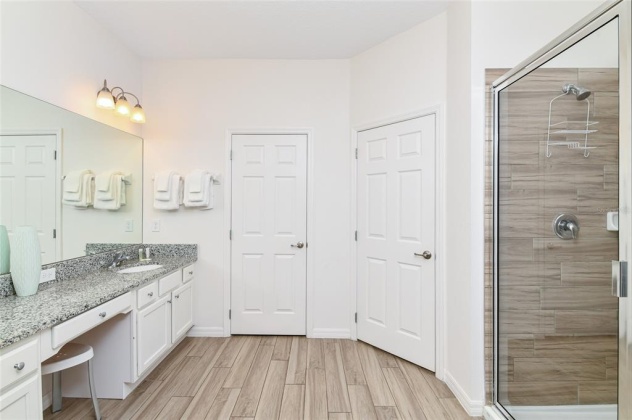 4053 OAKTREE DRIVE, DAVENPORT, Florida 33837, 14 Bedrooms Bedrooms, ,11 BathroomsBathrooms,Residential,For Sale,OAKTREE,S5062392