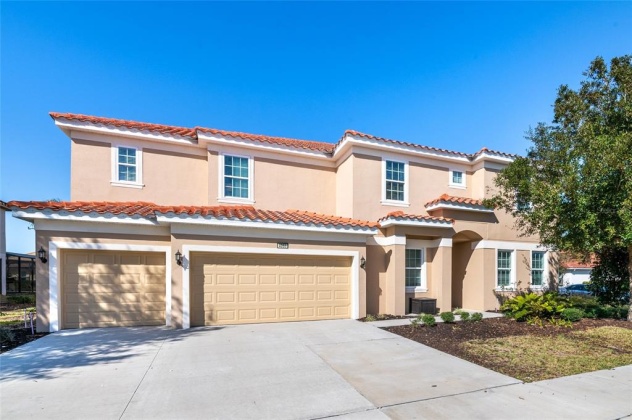 4053 OAKTREE DRIVE, DAVENPORT, Florida 33837, 14 Bedrooms Bedrooms, ,11 BathroomsBathrooms,Residential,For Sale,OAKTREE,S5062392