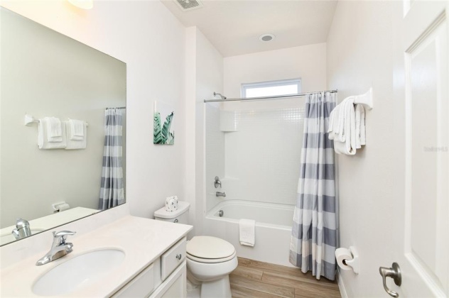 4053 OAKTREE DRIVE, DAVENPORT, Florida 33837, 14 Bedrooms Bedrooms, ,11 BathroomsBathrooms,Residential,For Sale,OAKTREE,S5062392