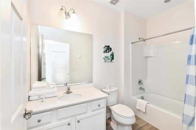 4053 OAKTREE DRIVE, DAVENPORT, Florida 33837, 14 Bedrooms Bedrooms, ,11 BathroomsBathrooms,Residential,For Sale,OAKTREE,S5062392