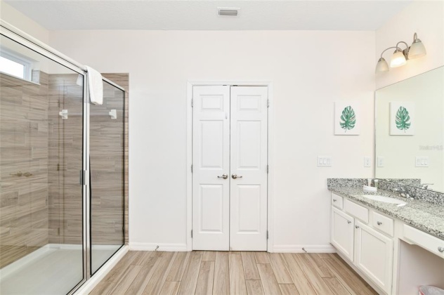 4053 OAKTREE DRIVE, DAVENPORT, Florida 33837, 14 Bedrooms Bedrooms, ,11 BathroomsBathrooms,Residential,For Sale,OAKTREE,S5062392