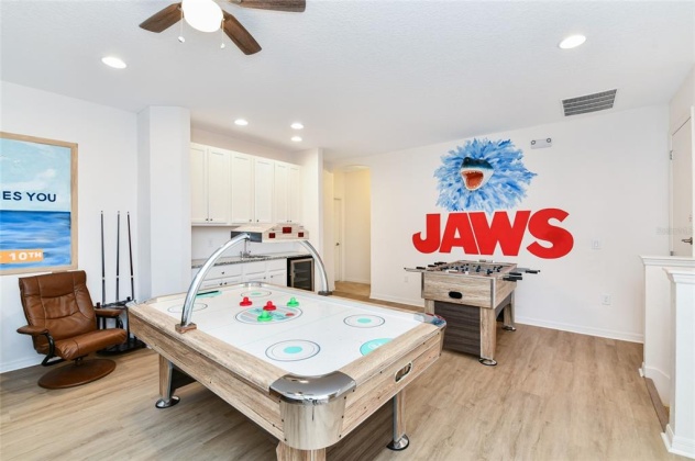 4053 OAKTREE DRIVE, DAVENPORT, Florida 33837, 14 Bedrooms Bedrooms, ,11 BathroomsBathrooms,Residential,For Sale,OAKTREE,S5062392