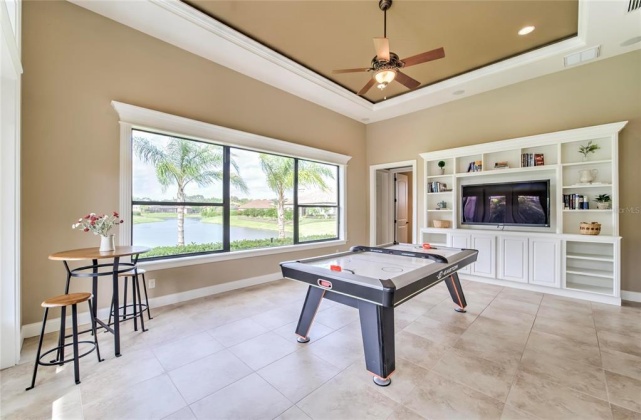 1918 HERITAGE LAKES BOULEVARD, LAKELAND, Florida 33803, 4 Bedrooms Bedrooms, ,3 BathroomsBathrooms,Residential,For Sale,HERITAGE LAKES,L4927677