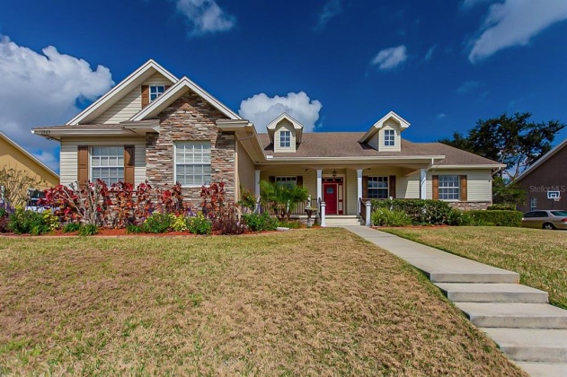 1929 VIEWPOINT LANDINGS ROAD, LAKELAND, Florida 33810, 3 Bedrooms Bedrooms, ,2 BathroomsBathrooms,Residential,For Sale,VIEWPOINT LANDINGS,O6005177