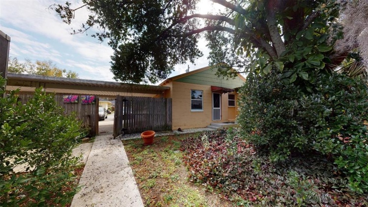 418 PARK AVENUE, LAKE WALES, Florida 33853, 3 Bedrooms Bedrooms, ,2 BathroomsBathrooms,Residential,For Sale,PARK,O6005424