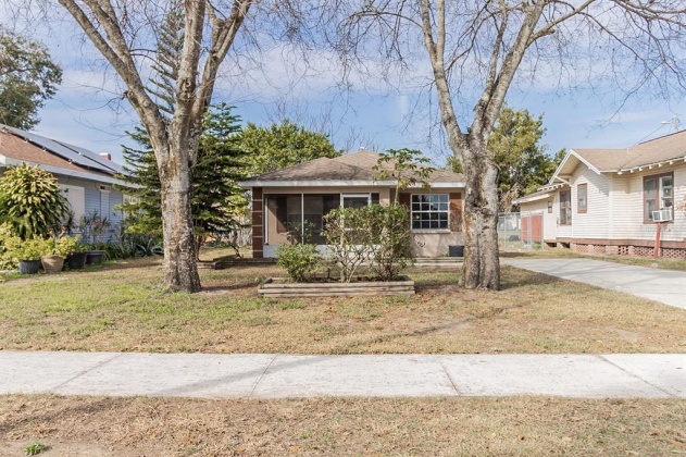 18 TILLMAN AVENUE, LAKE WALES, Florida 33853, 3 Bedrooms Bedrooms, ,2 BathroomsBathrooms,Residential,For Sale,TILLMAN,O6004421