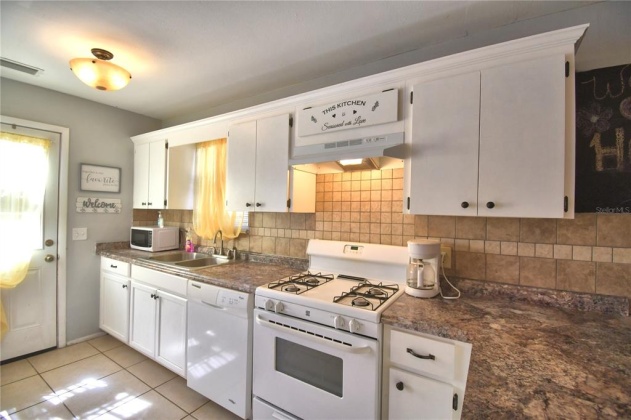 1915 US HIGHWAY 17, FORT MEADE, Florida 33841, 5 Bedrooms Bedrooms, ,3 BathroomsBathrooms,Residential,For Sale,US HIGHWAY 17,P4919532