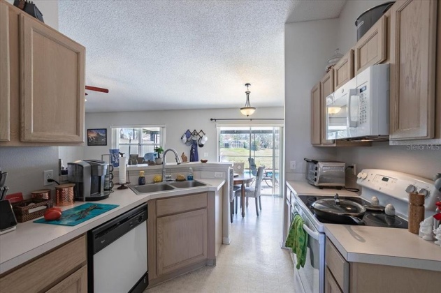 526 SUNRIDGE WOODS BOULEVARD, DAVENPORT, Florida 33837, 3 Bedrooms Bedrooms, ,2 BathroomsBathrooms,Residential,For Sale,SUNRIDGE WOODS,O6006103