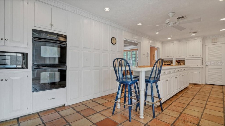 2300 SCENIC HIGHWAY, LAKE WALES, Florida 33898, 6 Bedrooms Bedrooms, ,7 BathroomsBathrooms,Residential,For Sale,SCENIC,P4919590