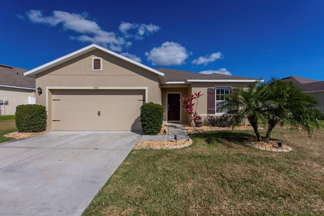 5752 LAKESIDE LANDINGS BOULEVARD, WINTER HAVEN, Florida 33881, 4 Bedrooms Bedrooms, ,2 BathroomsBathrooms,Residential,For Sale,LAKESIDE LANDINGS,O6006578