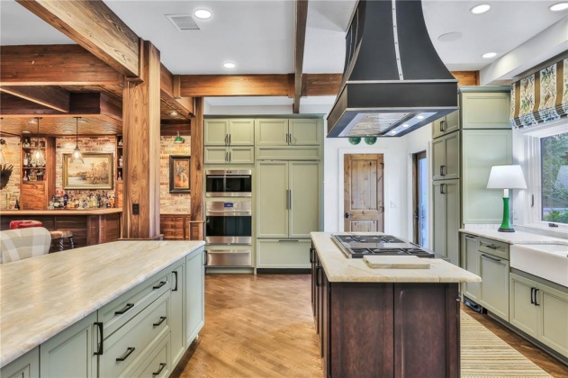 4015 COUNTRY CLUB ROAD, WINTER HAVEN, Florida 33881, 4 Bedrooms Bedrooms, ,4 BathroomsBathrooms,Residential,For Sale,COUNTRY CLUB,L4928297