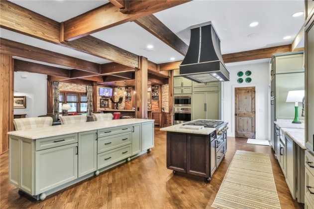 4015 COUNTRY CLUB ROAD, WINTER HAVEN, Florida 33881, 4 Bedrooms Bedrooms, ,4 BathroomsBathrooms,Residential,For Sale,COUNTRY CLUB,L4928297