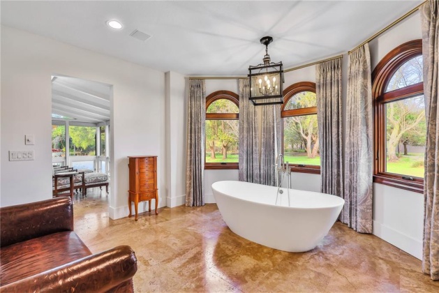 4015 COUNTRY CLUB ROAD, WINTER HAVEN, Florida 33881, 4 Bedrooms Bedrooms, ,4 BathroomsBathrooms,Residential,For Sale,COUNTRY CLUB,L4928297
