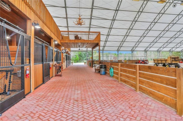 4015 COUNTRY CLUB ROAD, WINTER HAVEN, Florida 33881, 4 Bedrooms Bedrooms, ,4 BathroomsBathrooms,Residential,For Sale,COUNTRY CLUB,L4928297