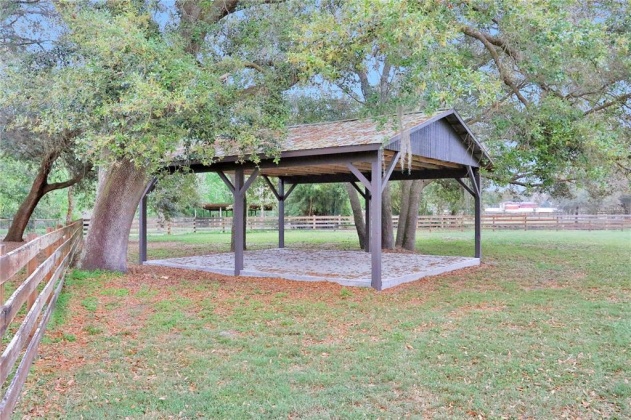 4015 COUNTRY CLUB ROAD, WINTER HAVEN, Florida 33881, 4 Bedrooms Bedrooms, ,4 BathroomsBathrooms,Residential,For Sale,COUNTRY CLUB,L4928297