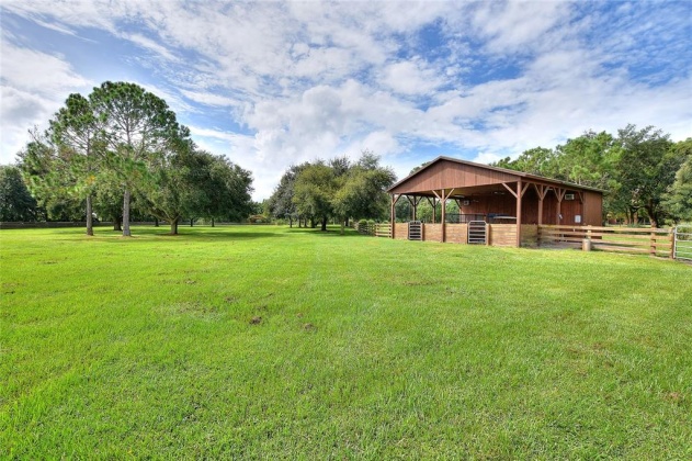 4015 COUNTRY CLUB ROAD, WINTER HAVEN, Florida 33881, 4 Bedrooms Bedrooms, ,4 BathroomsBathrooms,Residential,For Sale,COUNTRY CLUB,L4928297