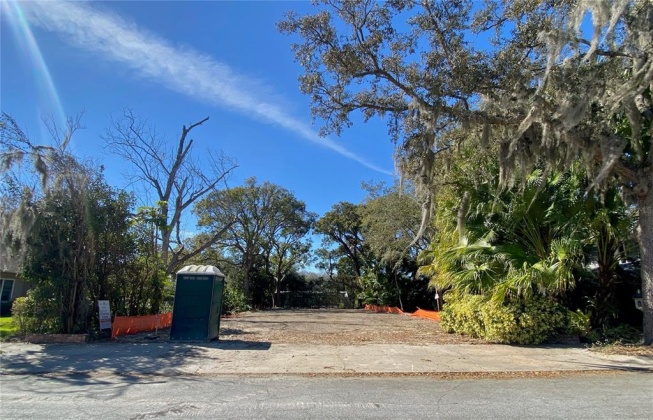 1829 CHEROKEE TRAIL, LAKELAND, Florida 33803, 3 Bedrooms Bedrooms, ,3 BathroomsBathrooms,Residential,For Sale,CHEROKEE,T3358108
