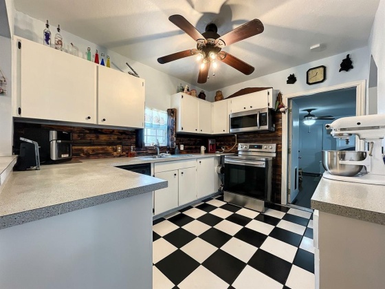 7275 LAKE HENDRY ROAD, FORT MEADE, Florida 33841, 3 Bedrooms Bedrooms, ,2 BathroomsBathrooms,Residential,For Sale,LAKE HENDRY,P4917970