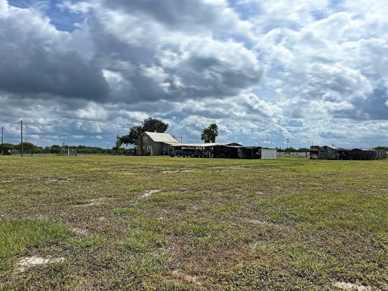 7275 LAKE HENDRY ROAD, FORT MEADE, Florida 33841, 3 Bedrooms Bedrooms, ,2 BathroomsBathrooms,Residential,For Sale,LAKE HENDRY,P4917970