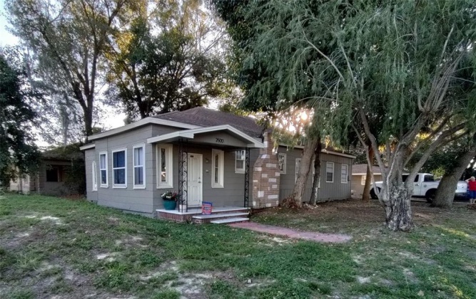 2500 AVENUE J, WINTER HAVEN, Florida 33881, 4 Bedrooms Bedrooms, ,3 BathroomsBathrooms,Residential,For Sale,AVENUE J,S5061345