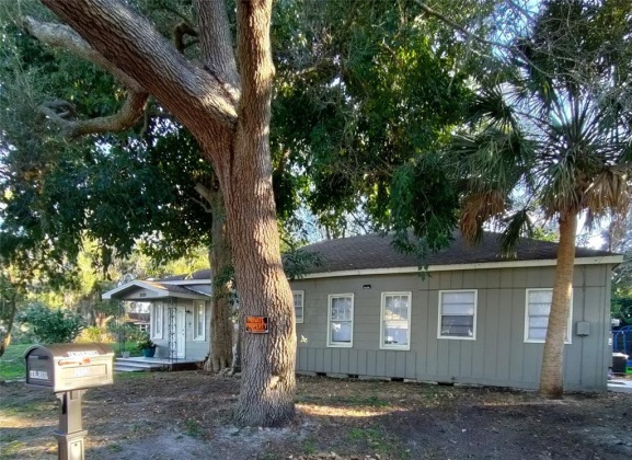 2500 AVENUE J, WINTER HAVEN, Florida 33881, 4 Bedrooms Bedrooms, ,3 BathroomsBathrooms,Residential,For Sale,AVENUE J,S5061345