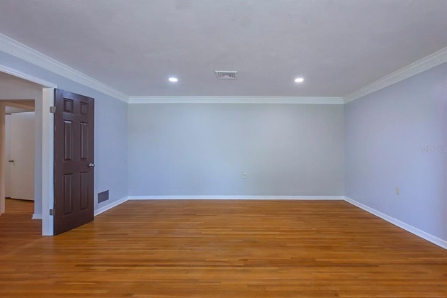 417 LAKE FLORENCE DRIVE, WINTER HAVEN, Florida 33884, 5 Bedrooms Bedrooms, ,4 BathroomsBathrooms,Residential,For Sale,LAKE FLORENCE,O6007694