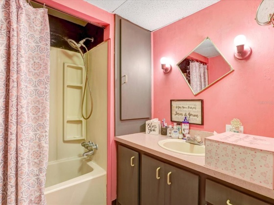 40 SUNSET CIRCLE, LAKE ALFRED, Florida 33850, 3 Bedrooms Bedrooms, ,2 BathroomsBathrooms,Residential,For Sale,SUNSET CIRCLE,O6007734