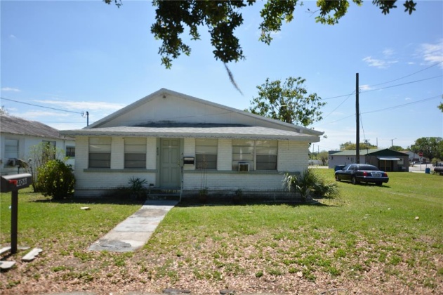 406 BADCOCK BOULEVARD, MULBERRY, Florida 33860, 3 Bedrooms Bedrooms, ,1 BathroomBathrooms,Residential,For Sale,BADCOCK,L4928363