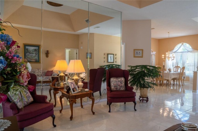 320 LOCHEN CIRCLE, WINTER HAVEN, Florida 33884, 3 Bedrooms Bedrooms, ,3 BathroomsBathrooms,Residential,For Sale,LOCHEN,P4917585