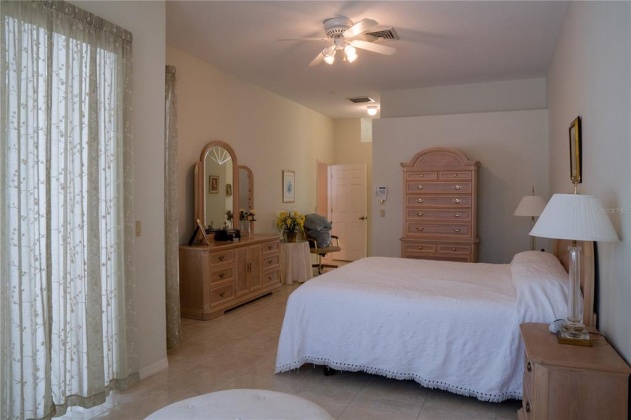 320 LOCHEN CIRCLE, WINTER HAVEN, Florida 33884, 3 Bedrooms Bedrooms, ,3 BathroomsBathrooms,Residential,For Sale,LOCHEN,P4917585