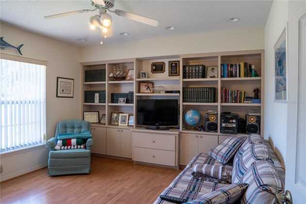 320 LOCHEN CIRCLE, WINTER HAVEN, Florida 33884, 3 Bedrooms Bedrooms, ,3 BathroomsBathrooms,Residential,For Sale,LOCHEN,P4917585