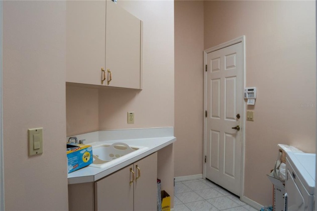 320 LOCHEN CIRCLE, WINTER HAVEN, Florida 33884, 3 Bedrooms Bedrooms, ,3 BathroomsBathrooms,Residential,For Sale,LOCHEN,P4917585